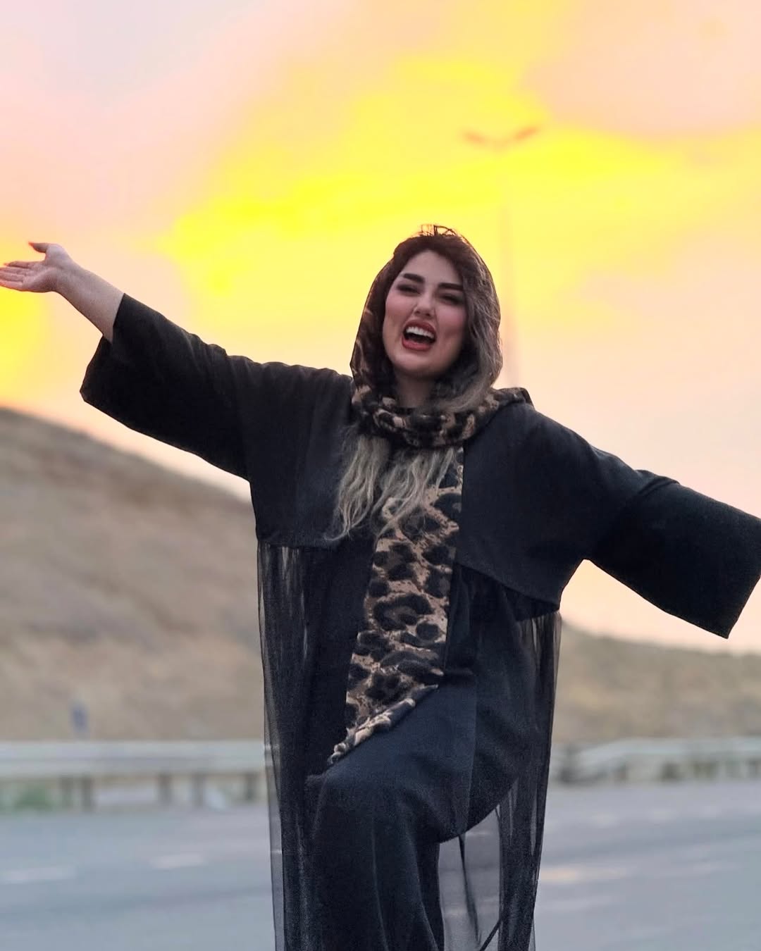 مانتو زنانه توری مناسب مجالس ومهمانی ها